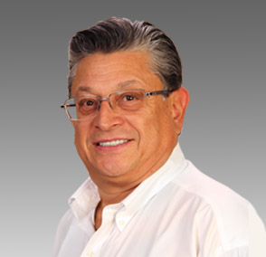 Carlos Esquerra Sanchez: Director de Ventas, México